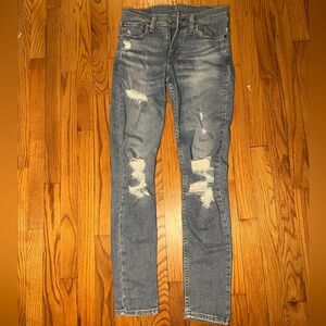 Levi ripped skinny jeans. W 30 L 32